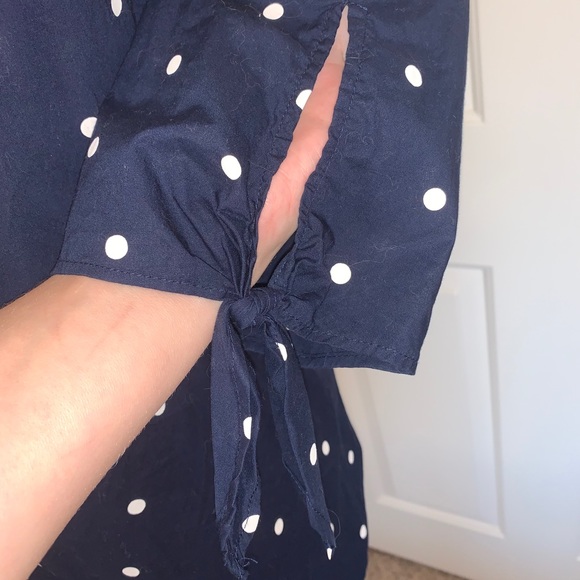 🌺Beautiful polka dot navy off shoulder blouse - Picture 2 of 7